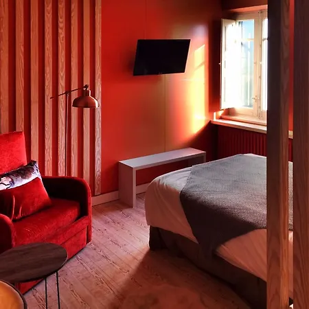 Lucia Hotel